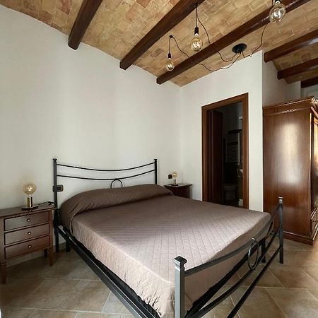 Bed and Breakfast La Vie En Rose Фонди Экстерьер фото