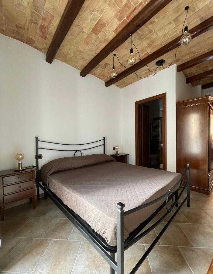 Bed and Breakfast La Vie En Rose Фонди Экстерьер фото
