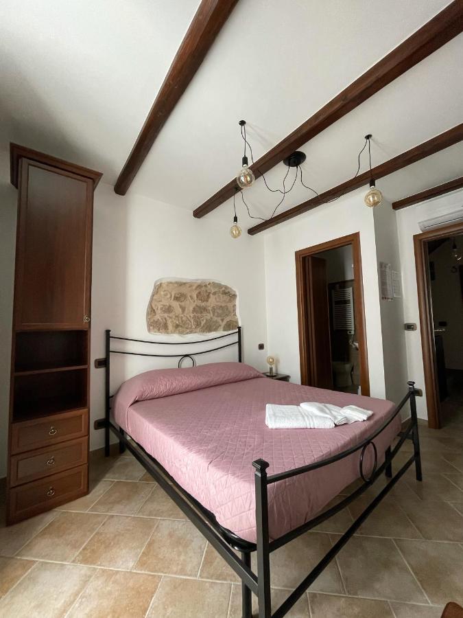 Bed and Breakfast La Vie En Rose Фонди Экстерьер фото