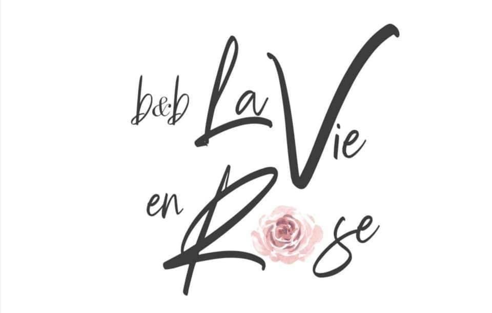 Bed and Breakfast La Vie En Rose Фонди Экстерьер фото