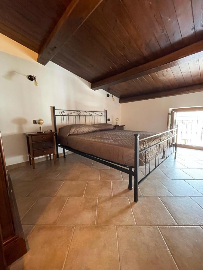 Bed and Breakfast La Vie En Rose Фонди Экстерьер фото